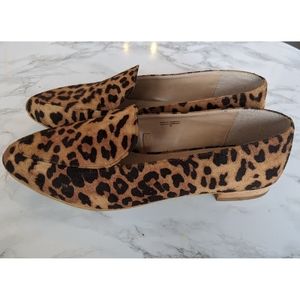 Leopard print loafers / flats